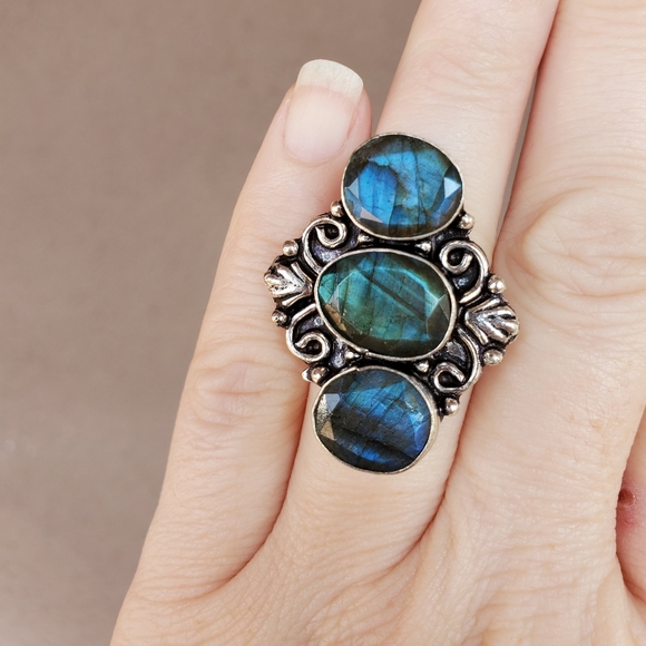 New Faceted Labradorite 925 Silver Ring. - Picture 6 of 11